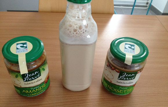 lait-vegetal-lait-noisette-lait-amande