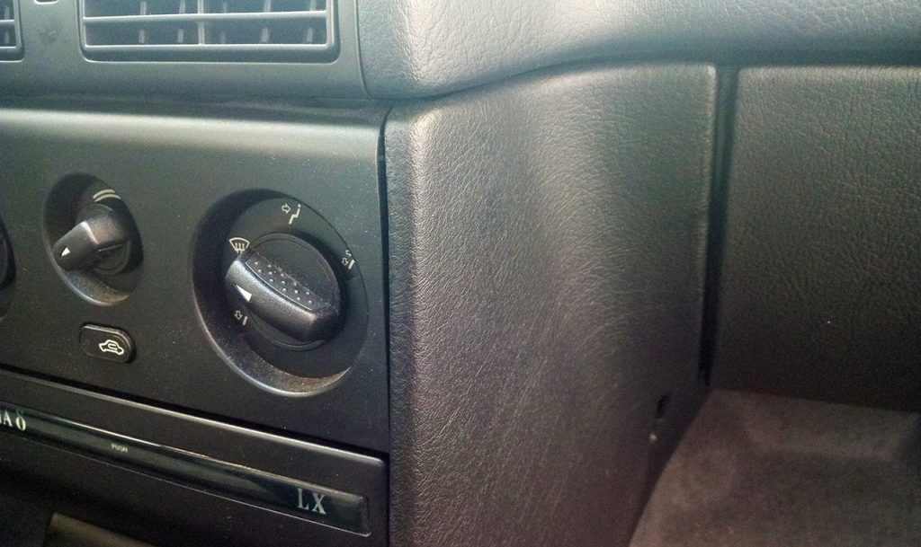 plastiques-interieur-collant